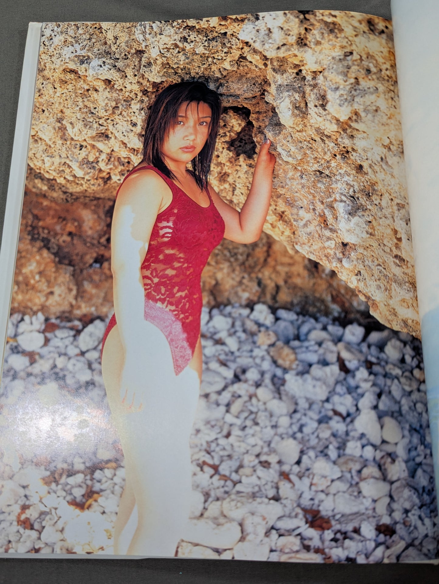 【直筆サイン入り】府川唯未 写真集 APHRODITE［アフロディーテ］