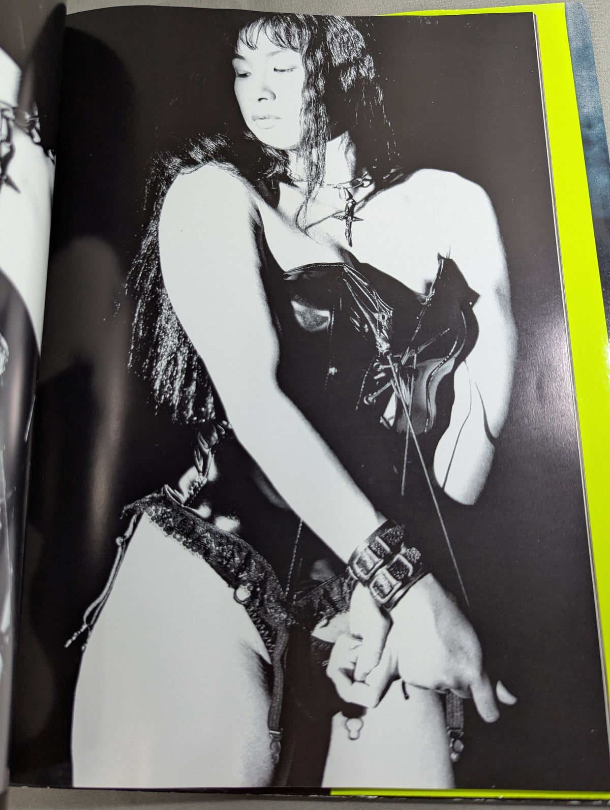 豊田真奈美 写真集  B.Bomb