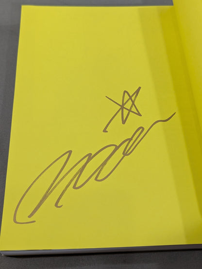 【Hand signed autograph & bonus trading card】 NATSUPOI  Photo Essay 29/30