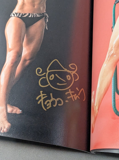 [4 fighters hand signed autograph & With purchase bonus] Shogang Beauty's Participation ~Female pro wrestler  super combative Photo Collection~