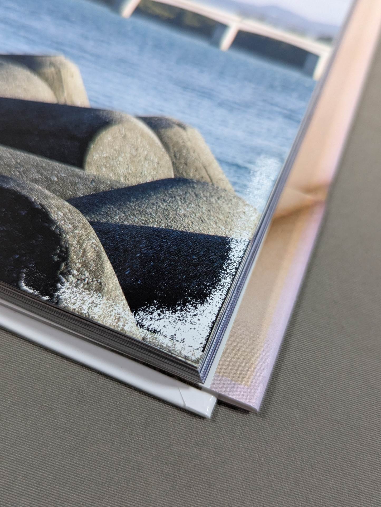 【Io Shirai (Iyo Sky)  hand signed autograph 】 Io Shirai (Iyo Sky)  first photo Collection "Real Face"