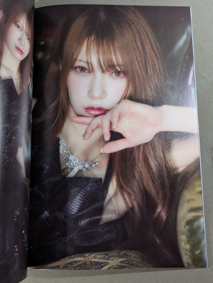【hand signed autograph】 Saki Kashima  photo  Volume "KMOT" (-Premium Ver.-)