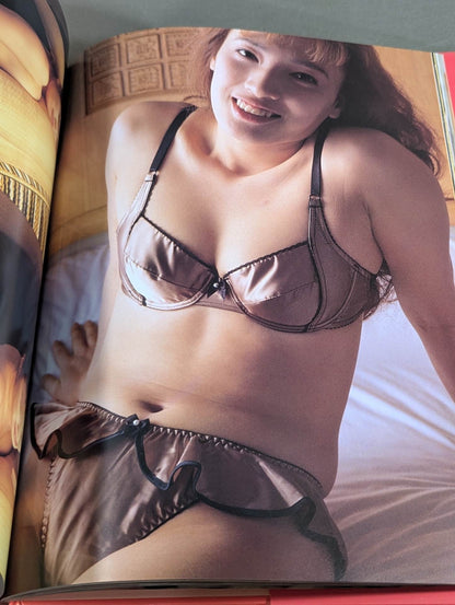 尾崎魔弓 写真集 ア・ラ・カルト