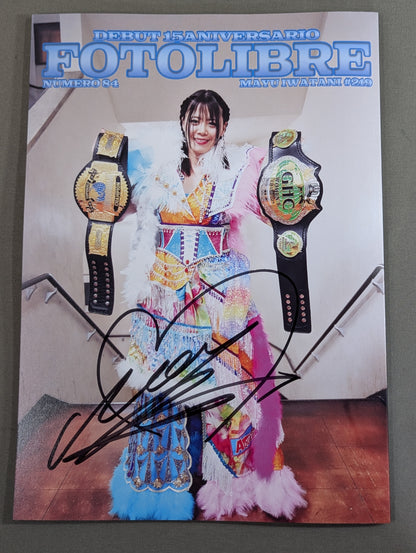 【Mayu Iwatani  hand signed autograph 】FOTOLIBRE de Mascara Numero.84