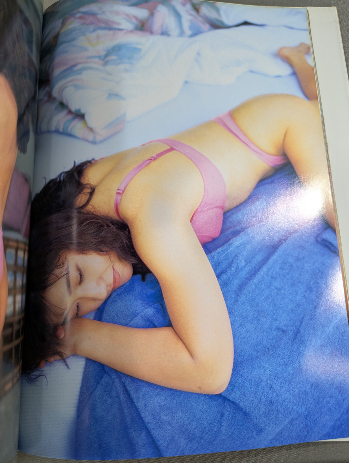 【hand signed autograph】 Megumi Kudo photo collection Stand Up
