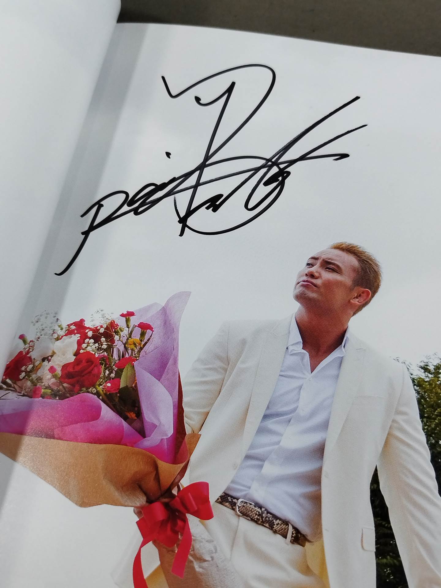 【hand signed autograph】 Kazuchika Okada Photo Gallery ~I'm O.K.! ～