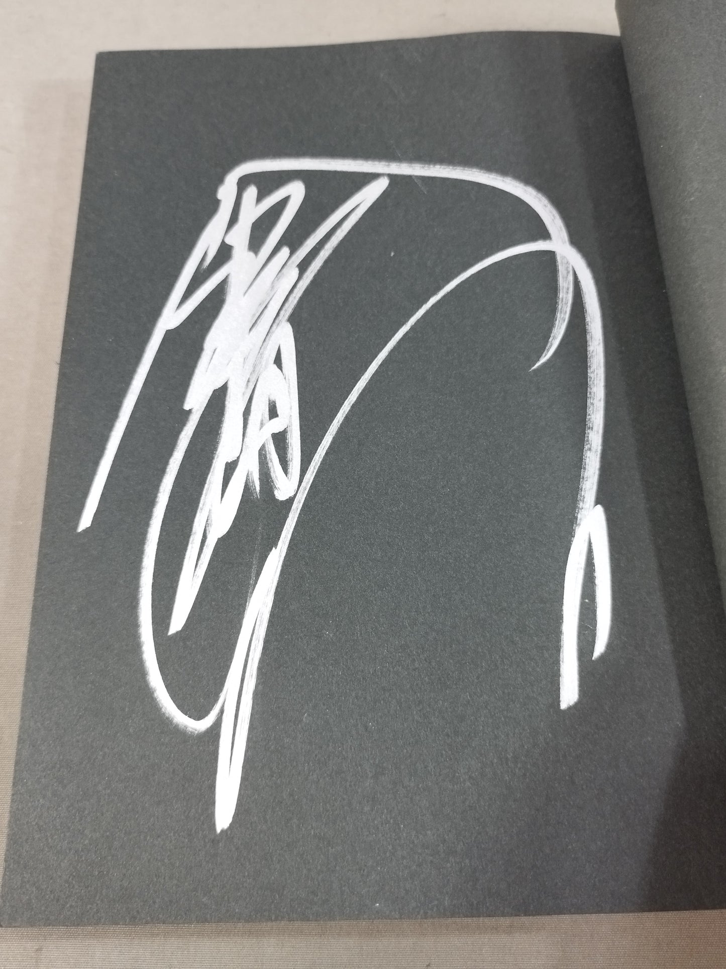 【hand signed autograph】 100 monologues by Minoru Suzuki