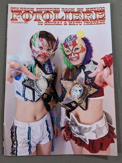 [Io Shirai (Iyo Sky) &Mayu Iwatani  hand signed autograph ] FOTOLIBRE de Mascara Numero.53