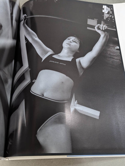 【直筆サイン入り】キューティー鈴木 写真集 ガードレス