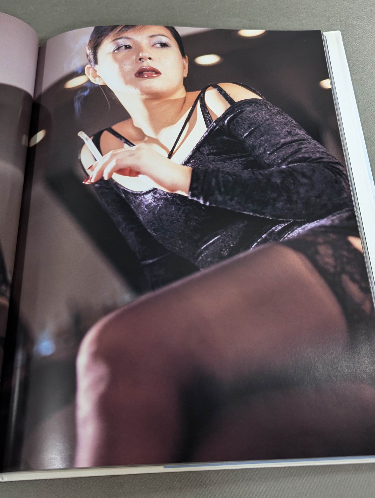 【直筆サイン入り】キューティー鈴木 写真集 ガードレス