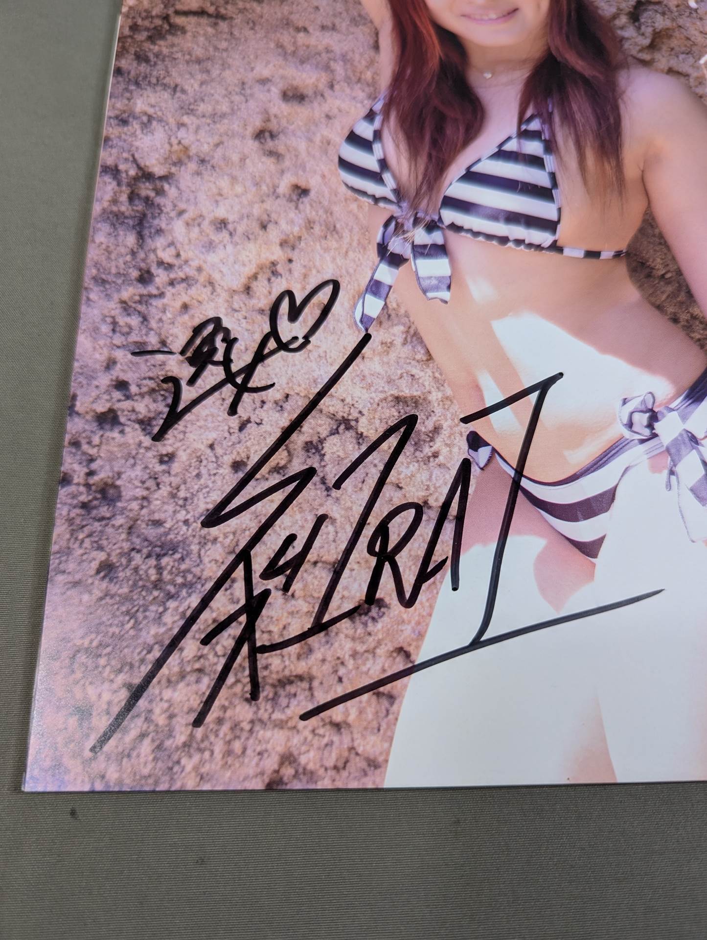 【紫雷イオ 直筆サイン入り】FOTOLIBRE de Mascara Numero.46