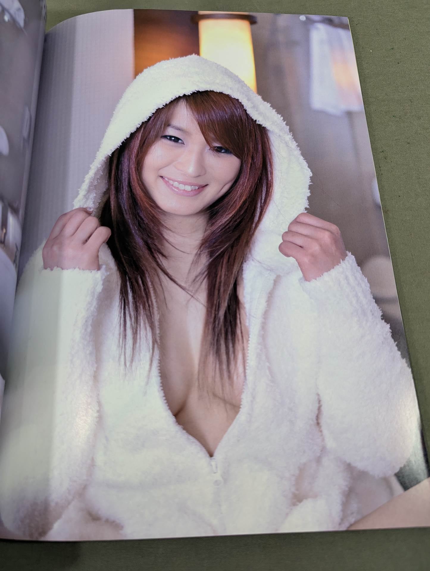 【紫雷イオ 直筆サイン入り】FOTOLIBRE de Mascara Numero.46