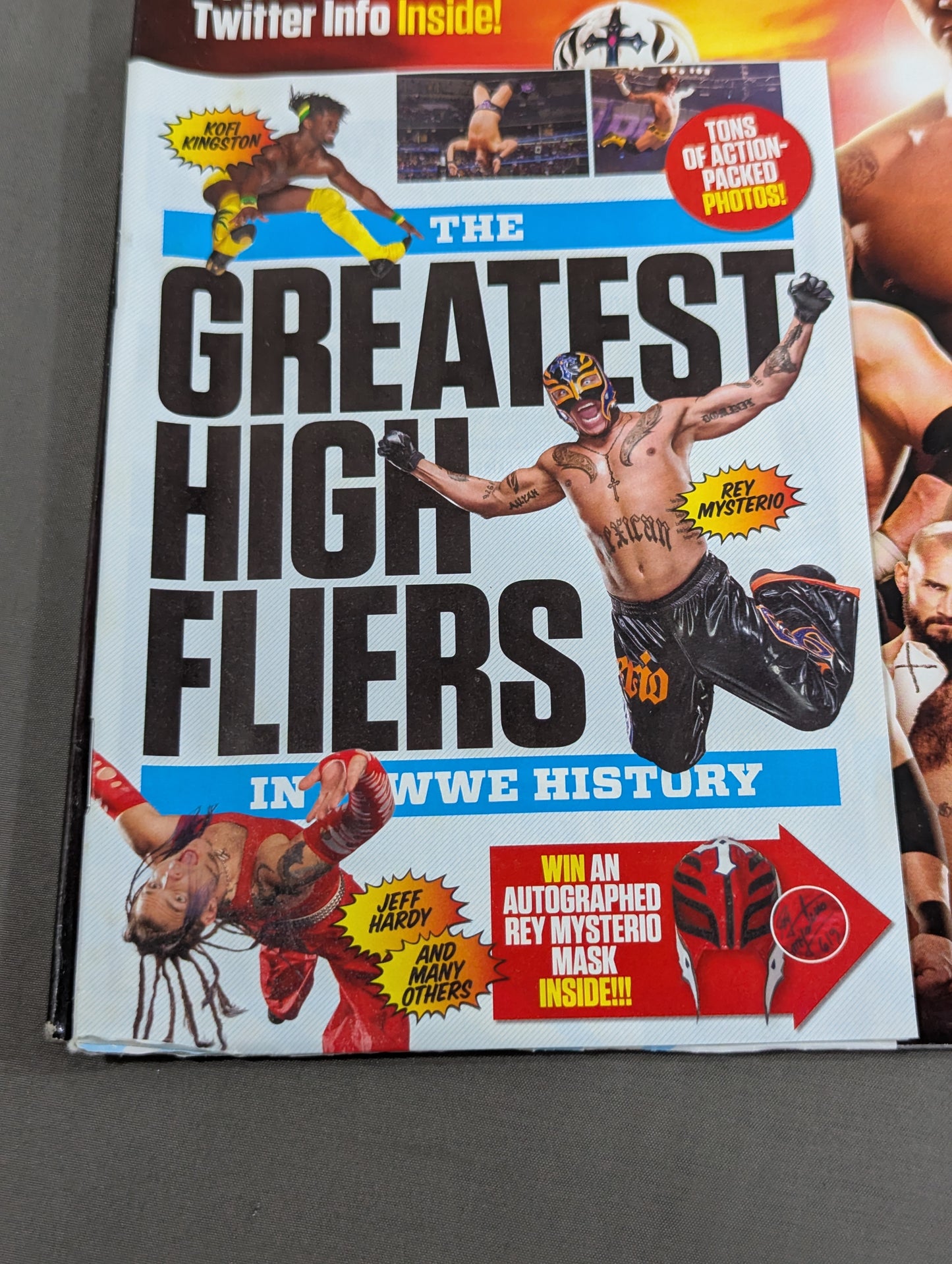WWE SUPERSTAR YEARBOOK OFFICIAL ROSTER