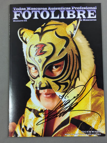 [4th  Tiger Mask hand signed autograph 】FOTOLIBRE de Mascara Numero.21