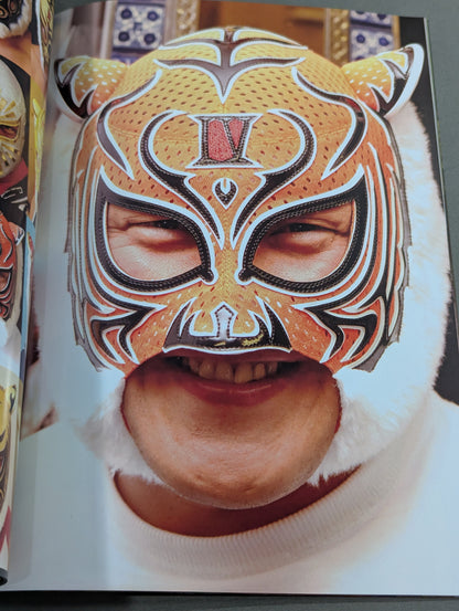 [4th  Tiger Mask hand signed autograph 】FOTOLIBRE de Mascara Numero.21