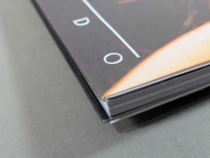 【hand signed autograph】 Megumi Kudo Photo gallery KEEP ON RUNNING MEGUMI KUDO