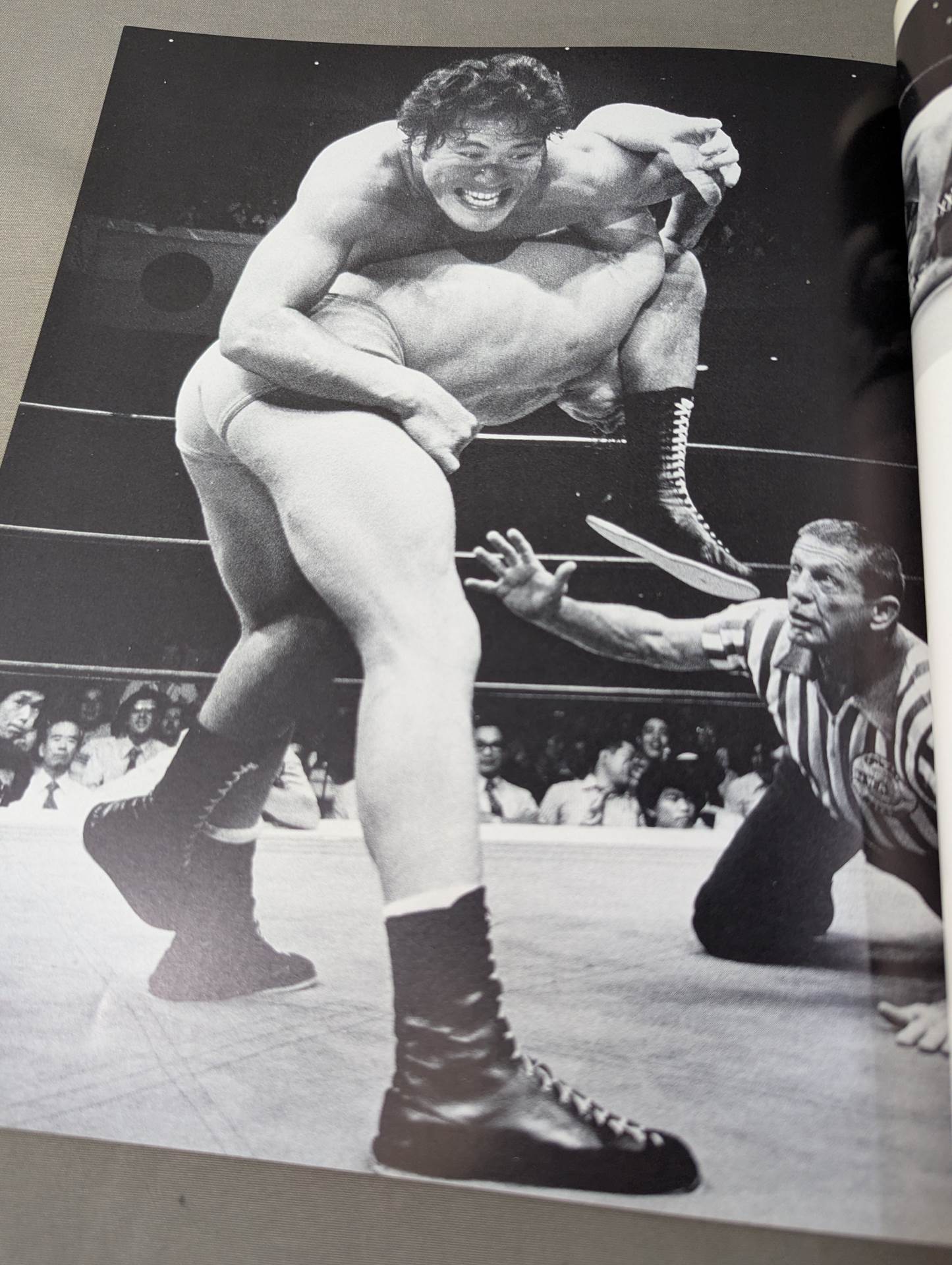 Fighting spirit burning Inoki 's dream