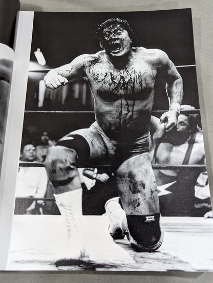 【Antonio Inoki hand signed autograph ]New Japan Pro Wrestling Photo collection Super War Shot
