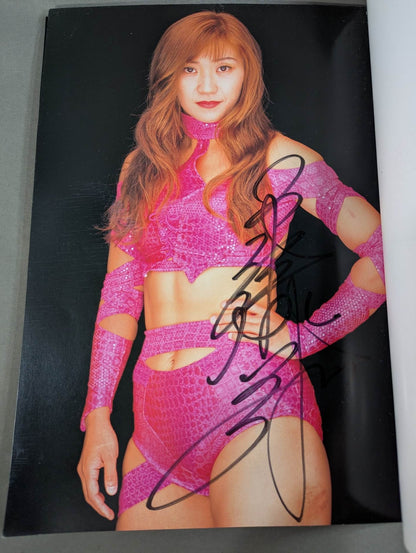 【hand signed autograph】 Megumi Kudo Photo gallery KEEP ON RUNNING MEGUMI KUDO