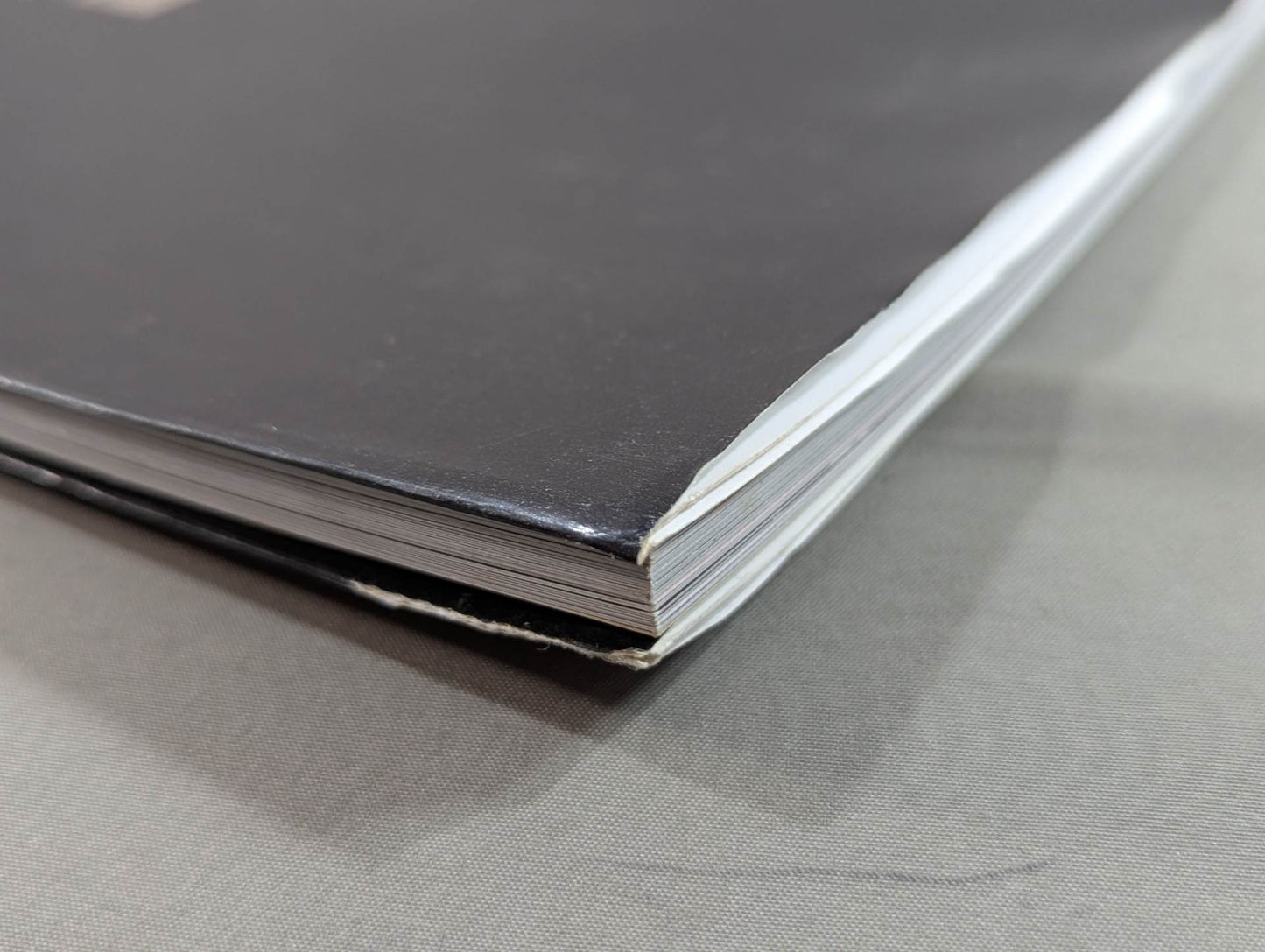 【hand signed autograph】 Megumi Kudo Photo gallery KEEP ON RUNNING MEGUMI KUDO