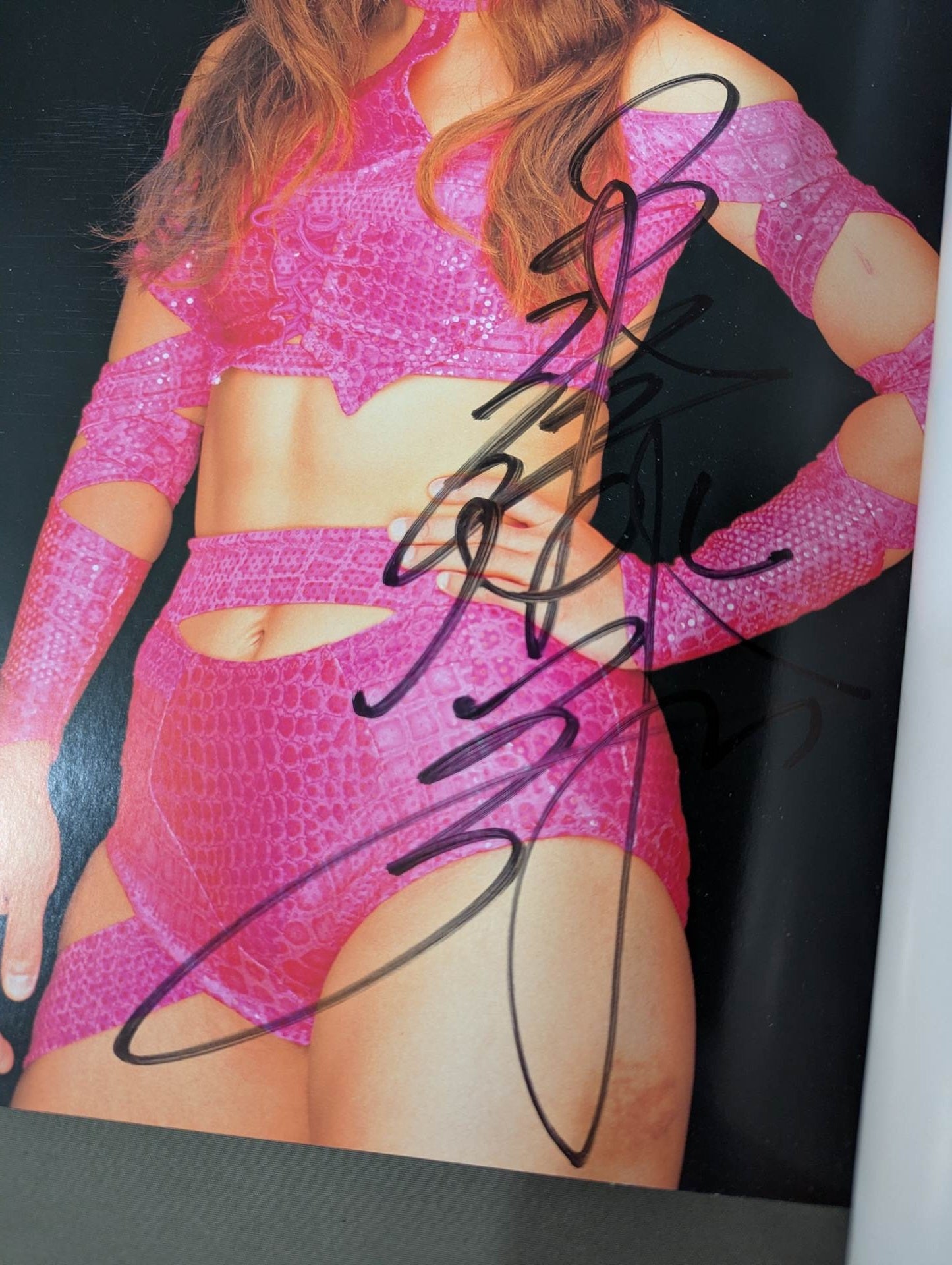 【hand signed autograph】 Megumi Kudo Photo gallery KEEP ON RUNNING MEGUMI KUDO