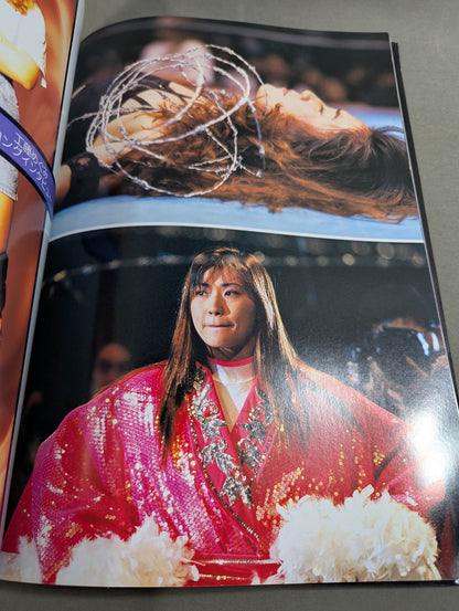 【hand signed autograph】 Megumi Kudo Photo gallery KEEP ON RUNNING MEGUMI KUDO