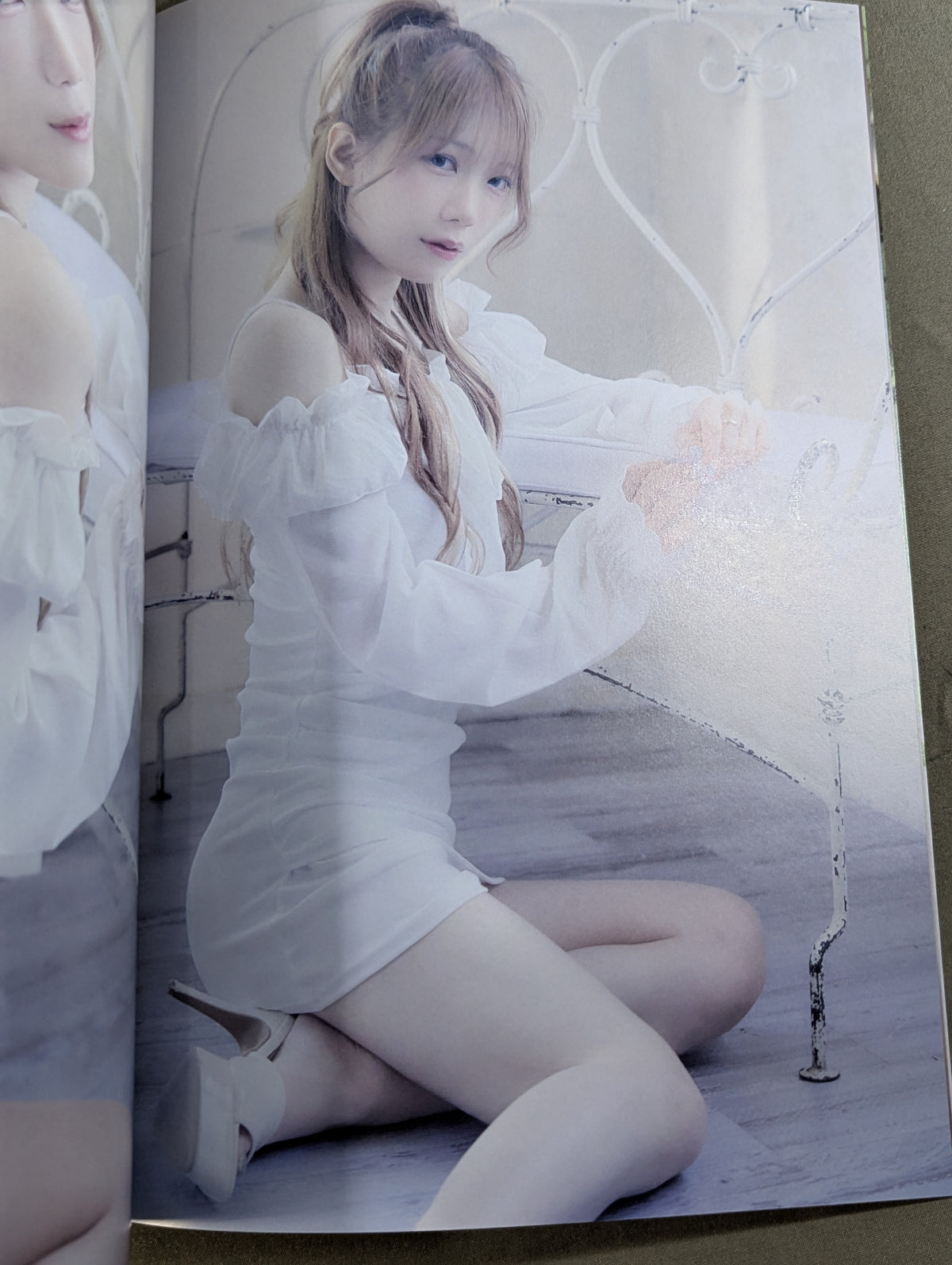 【hand signed autograph】 Saki Kashima Photo Collection Bean sprouts (-Premium Ver.-)