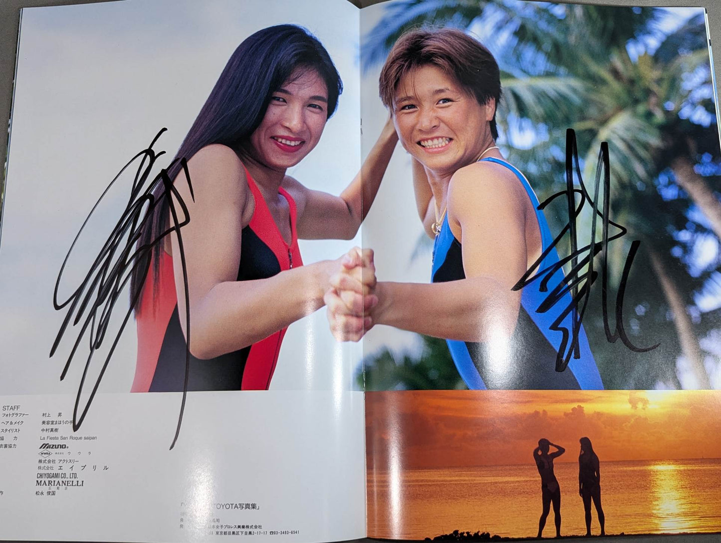 【直筆Wサイン入り】TOYOTA MANAMI / YAMADA TOSHIYO 写真集