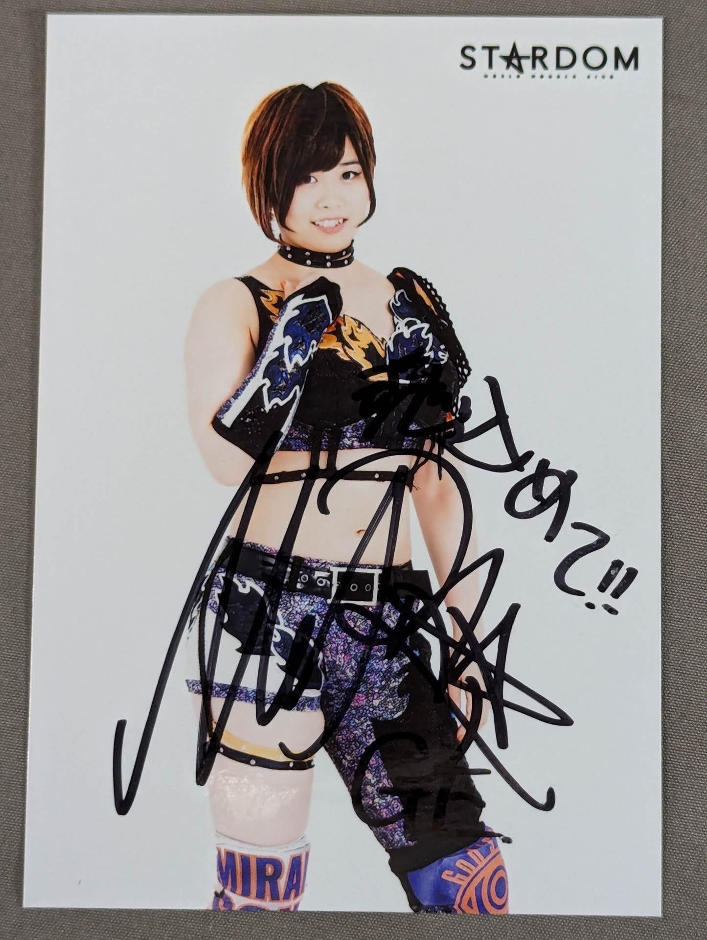 MIRAI hand signed autograph  photo (A-3)