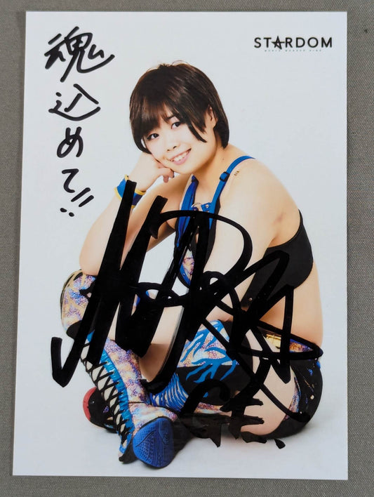 MIRAI hand signed autograph  photo (A-4)