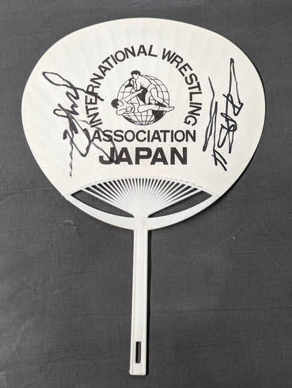 【2 peoplehand signed autograph 】IWA JAPAN Uchiwa (paper fan) 