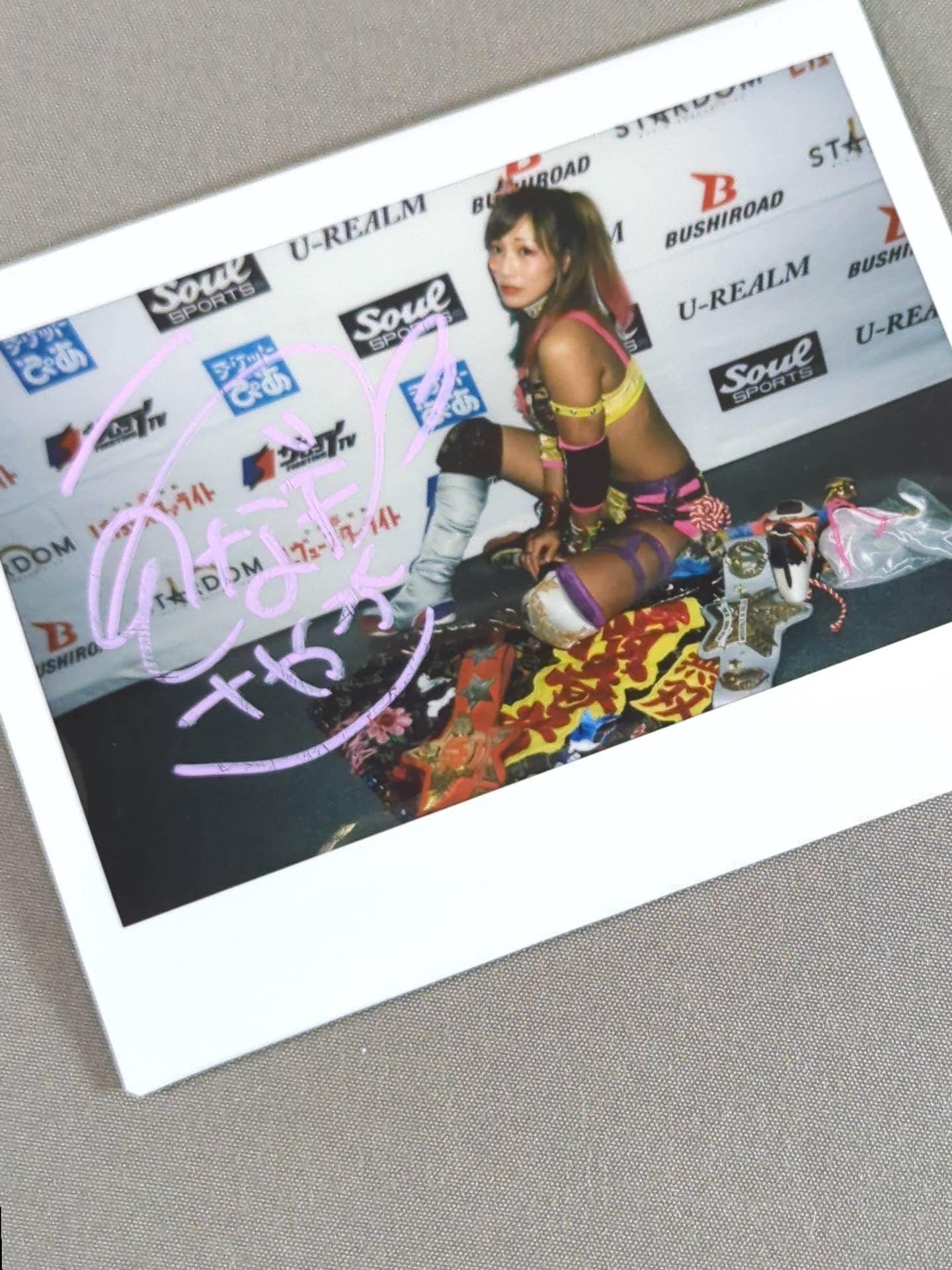 ウナギ・サヤカ 直筆サイン入り チェキ(K-5)