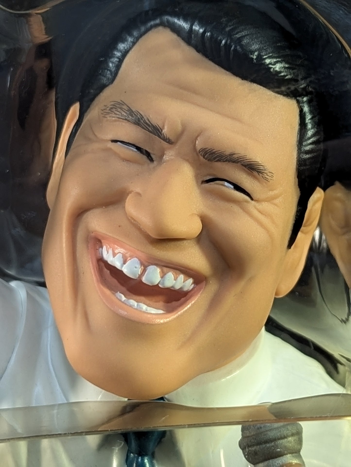 アントニオ猪木(スーツ)