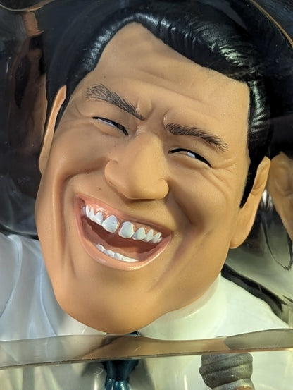 アントニオ猪木(スーツ)