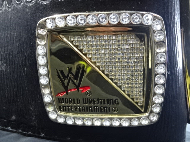 新しいWWEユニバーサル統一王座ベルトが公開される : WWE LIVE