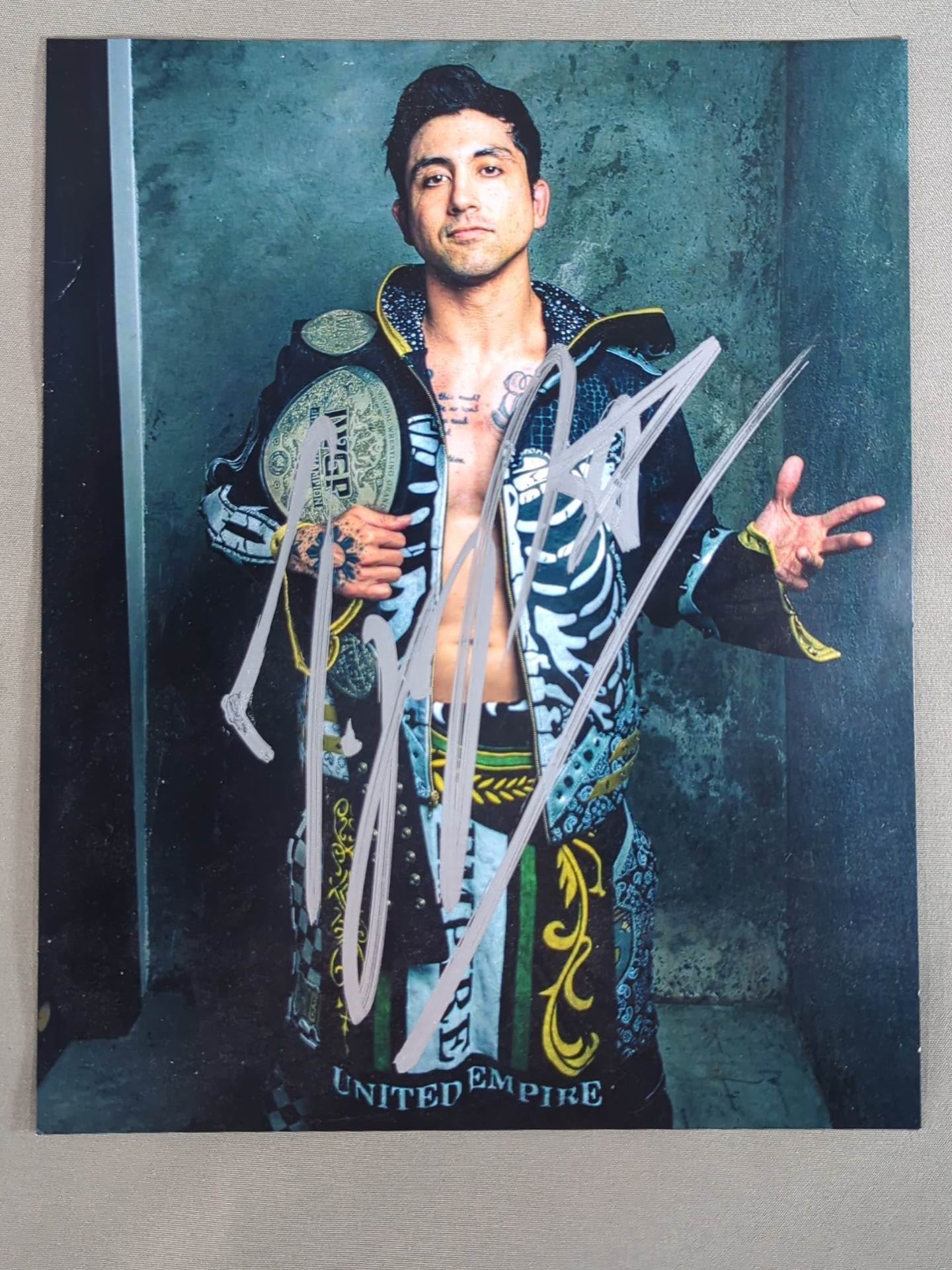 TJP hand signed autograph  Pro-Photo (A-2)