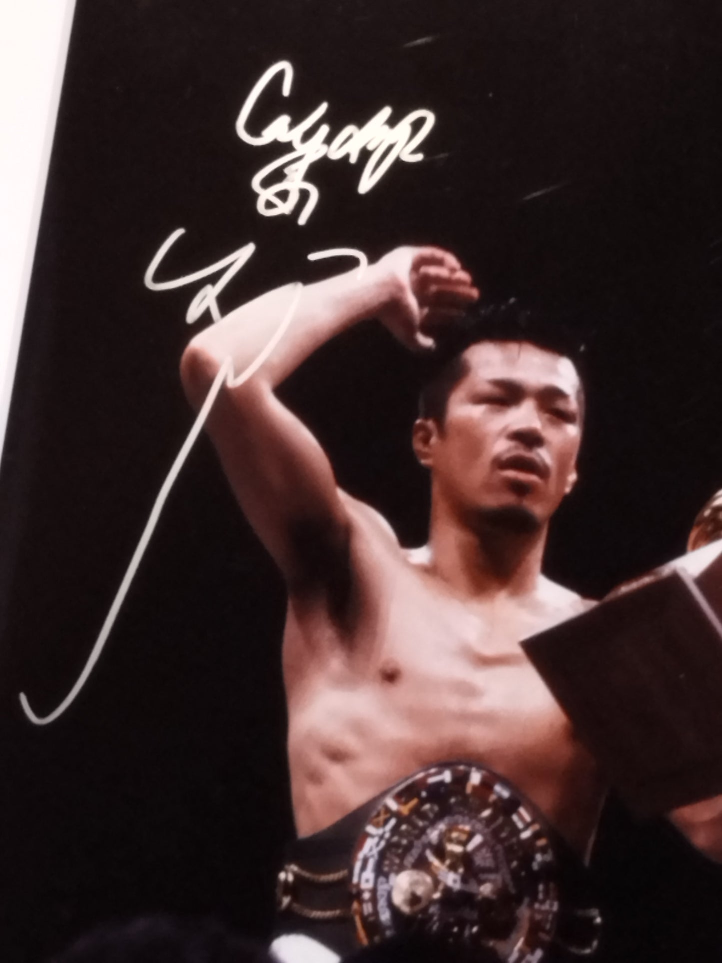 【hand signed autograph】  Joichiro Tatsuyoshi Boxing Magazine Photo Frame