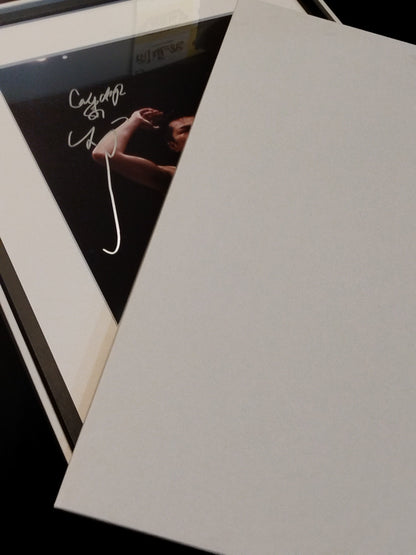 【hand signed autograph】  Joichiro Tatsuyoshi Boxing Magazine Photo Frame