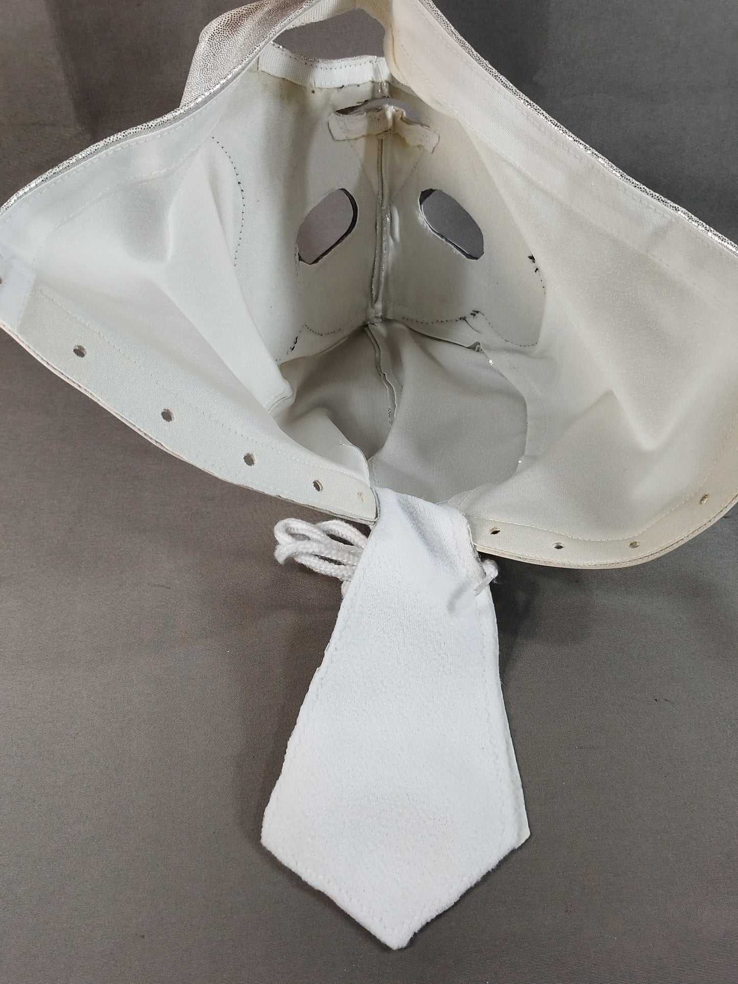 シルバー・パンテル