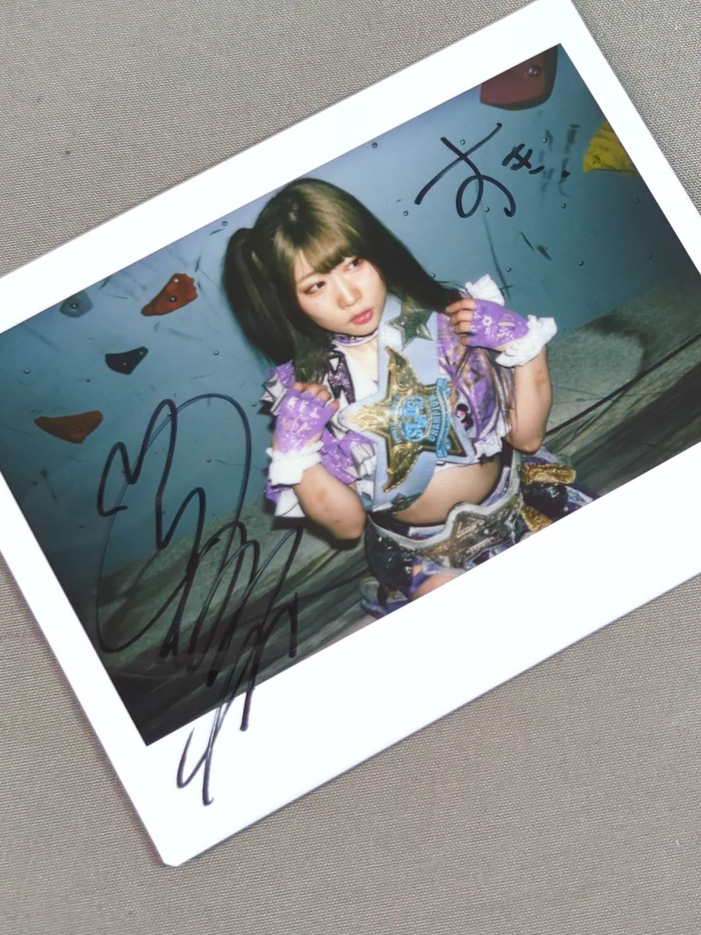 Tam Nakano  hand signed autograph  Cheki (M-6)