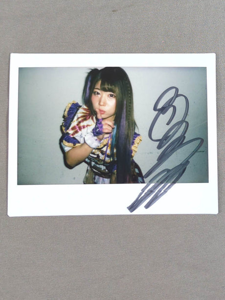 Tam Nakano  hand signed autograph  Cheki (M-8)