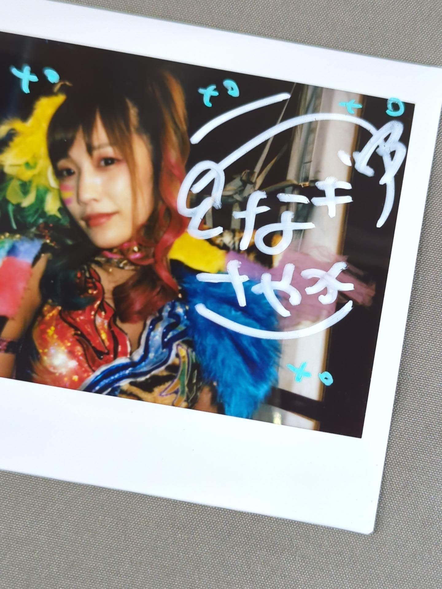 ウナギ・サヤカ 直筆サイン入り チェキ(N-2)