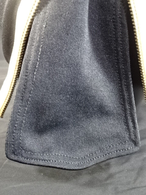 イホ・デ・ブラックシャドー