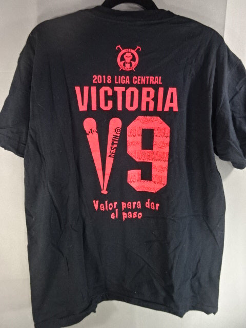 広島東洋カープ×内藤哲也コラボ V9 Tシャツ①(ブラック×レッド)