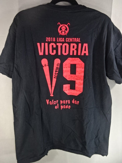 広島東洋カープ×内藤哲也コラボ V9 Tシャツ①(ブラック×レッド)