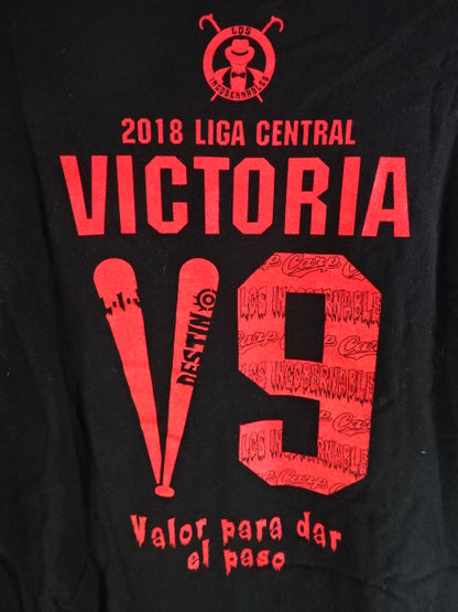 広島東洋カープ×内藤哲也コラボ V9 Tシャツ①(ブラック×レッド)