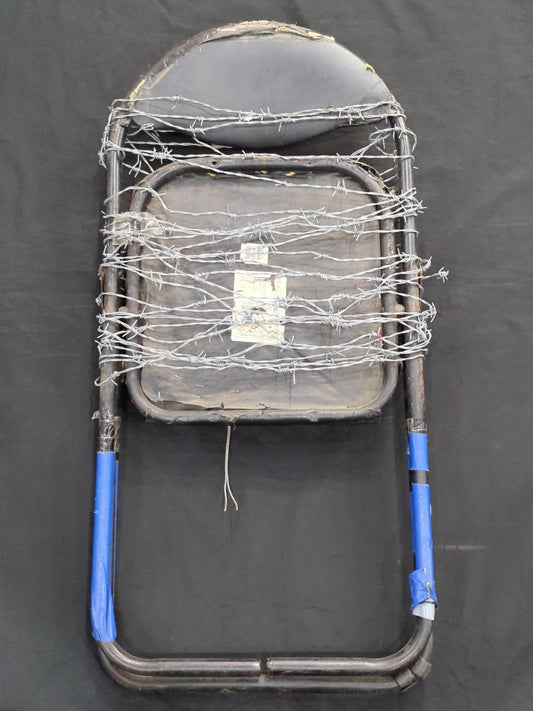 ★ Super fireworks Pro Wrestling worn by him ★ Barbed Wire Chair with Electric Wire