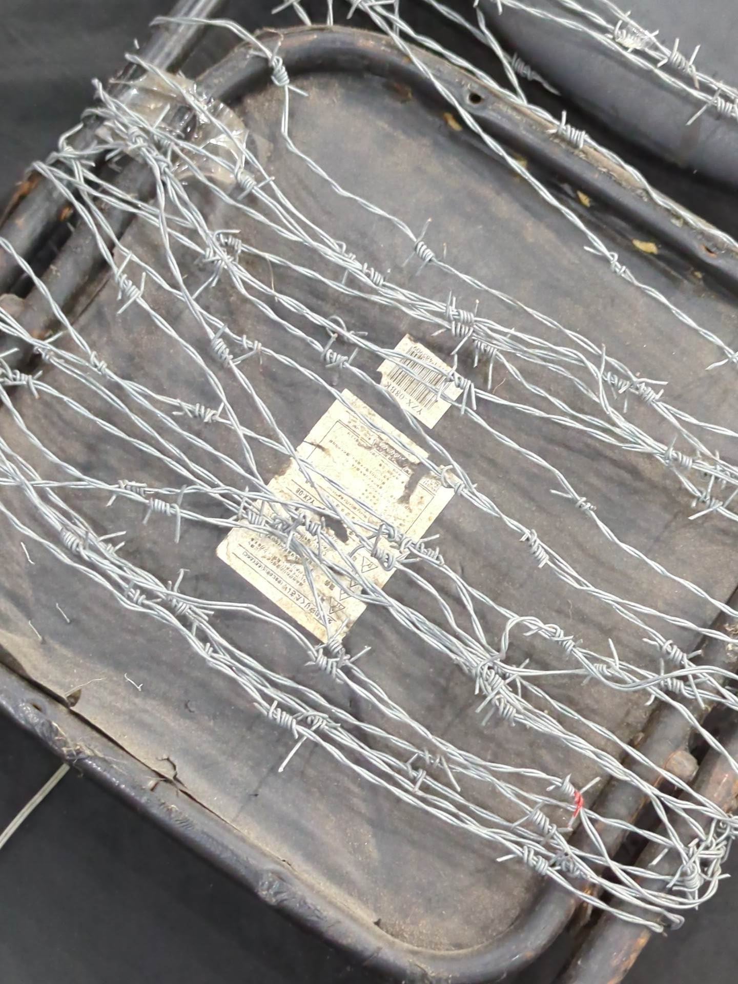 ★ Super fireworks Pro Wrestling worn by him ★ Barbed Wire Chair with Electric Wire