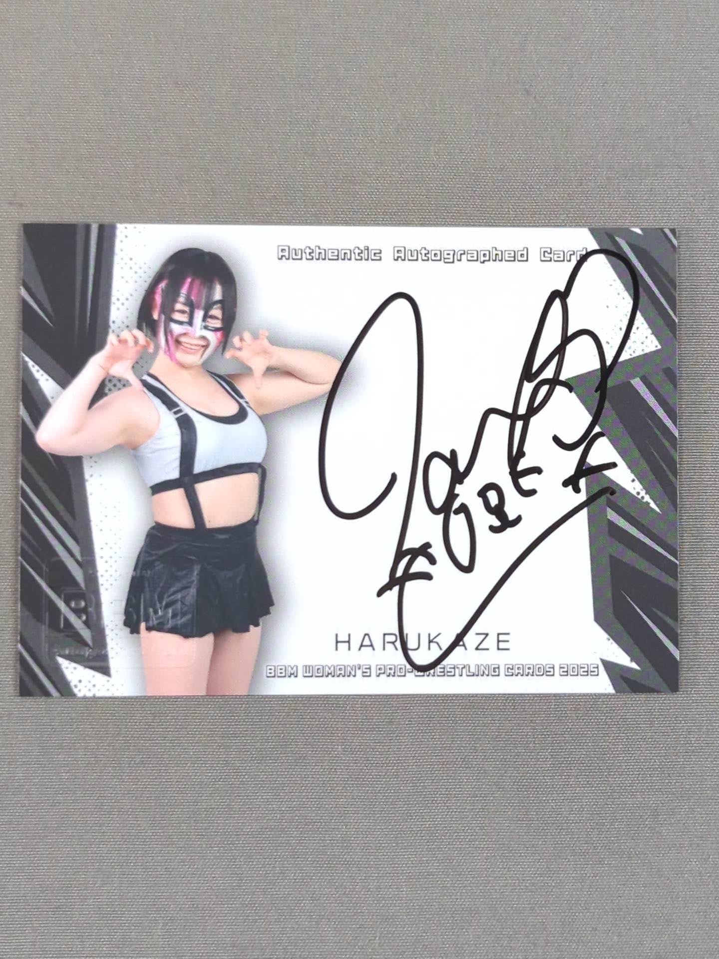 価格は安く BBM 2025 HARUKAZE 闘道館 – 公式サインカード タレントカード