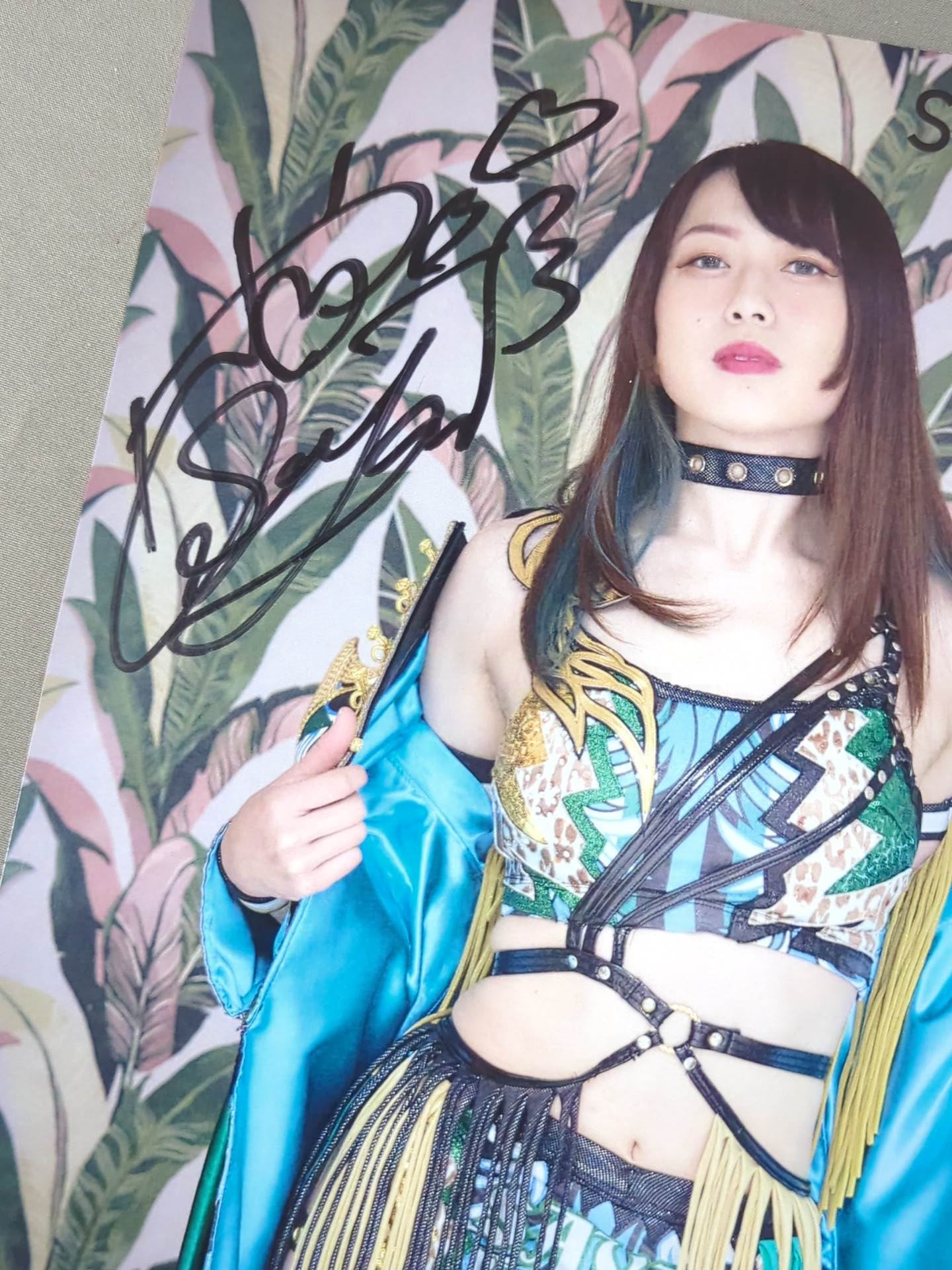スターダム STARDOM VIP席特典 直筆サイン入りポスター 上谷沙弥SLK Amazon.co.jp: スターダム 直筆サイン入り ポートレート 上谷